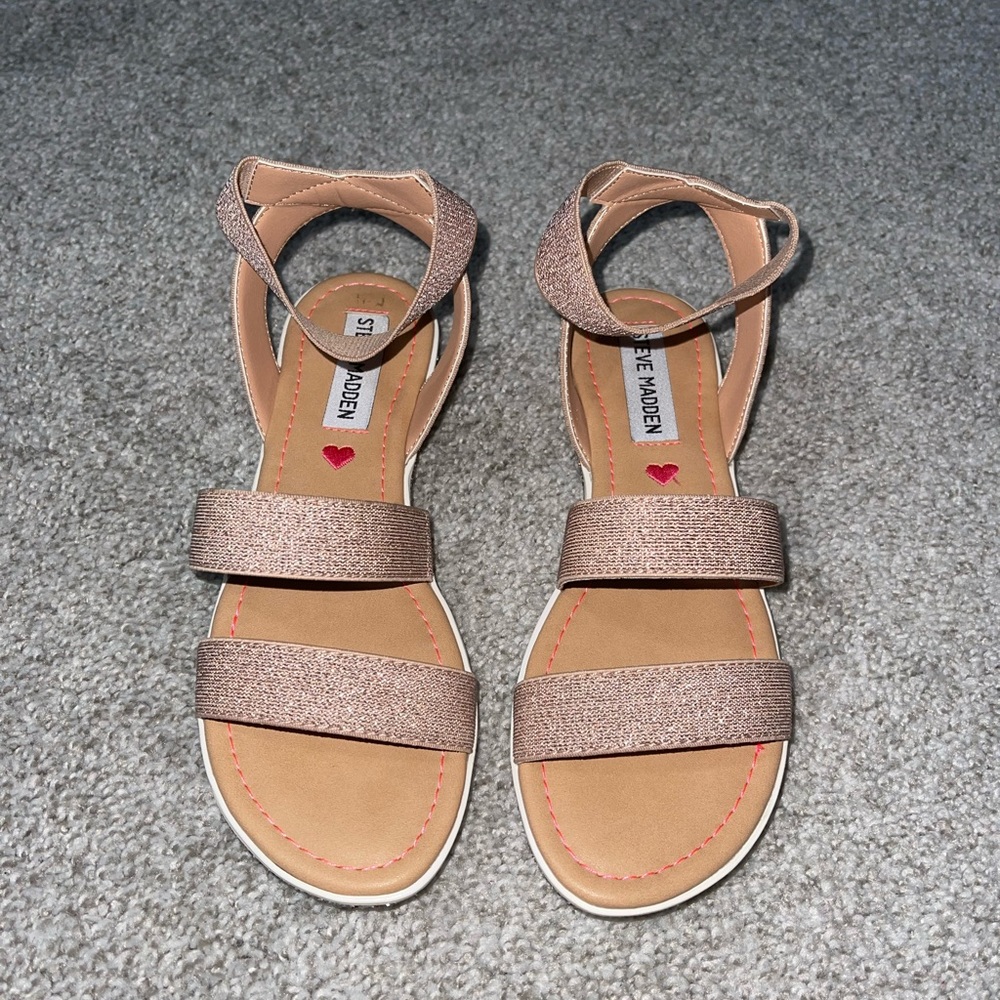 Steve Madden rose gold sandal, size 3, never worn